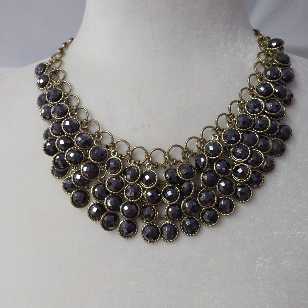 Gold tone necklace w/ acrylic stones. Good used condition.